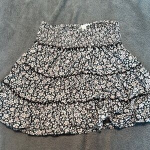 American Eagle Outfitters Black and White Floral Mini Skirt